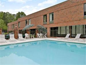 Days Inn & Suites by Wyndham Rocky Mount Golden East, Rocky Mount