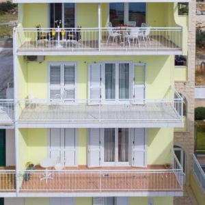 Apartments Dundić