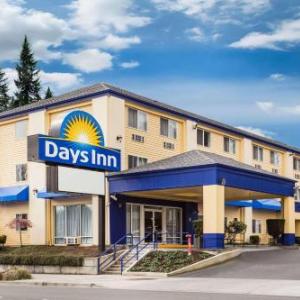 Hotels near Shorewood High School Shoreline - Days Inn by Wyndham Seattle Aurora