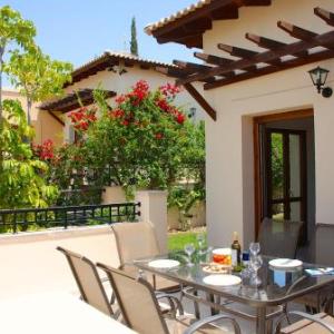 3 bedroom Villa Minami with stunning views Aphrodite Hills Resort