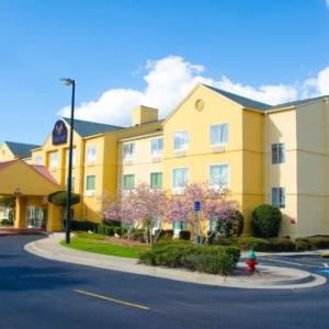 Hotels near Allen E. Paulson Stadium - Eagles Nest Inn