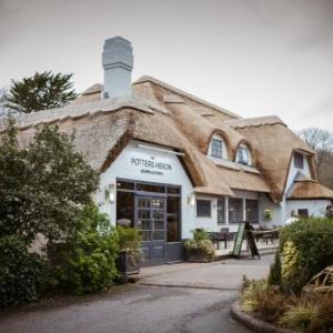 The Potters Heron - A Heartwood Inn