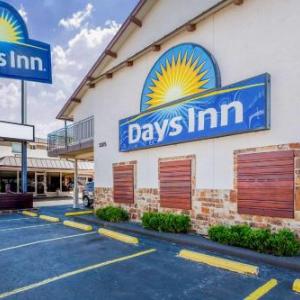 Hotels near Bass Concert Hall - Days Inn by Wyndham Austin/University/Downtown