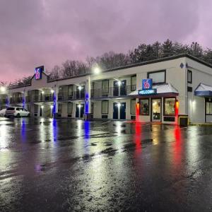 Motel 6 Kingston