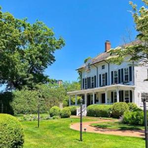 Hotels Near Guild Hall East Hampton Ny Hotels Near Guild Hall East Hampton The Hedges Inn