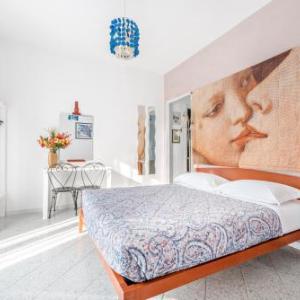 Lia Rooms 2
