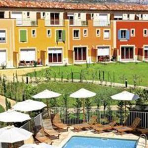 Park & Suites Village Aix-Le Rousset