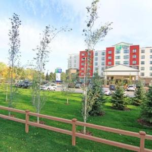 Holiday Inn Express and Suites Calgary University