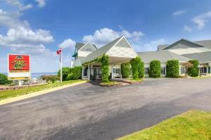 Apple Tree Inn; SureStay Collection by Best Western, Petoskey