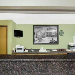 Hotels near LaSalle Speedway - Super 8 By Wyndham Princeton
