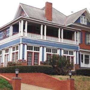 2439 Fairfield 'A Bed and Breakfast'