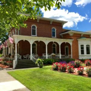 Hotels near Holland Civic Center - Baert Baron Mansion Bed & Breakfast