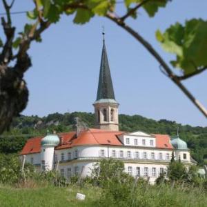 Hotels near Magna Racino - Schloss Gumpoldskirchen