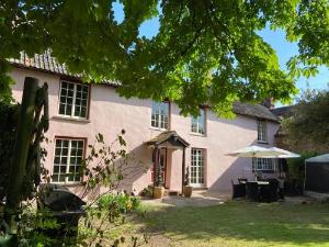 Yallands Farmhouse, Taunton