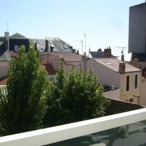 Appartement 2 étoiles avec balcon à 100m de la plage centre-ville des Sables d'Olonne - FR-1-197-205
