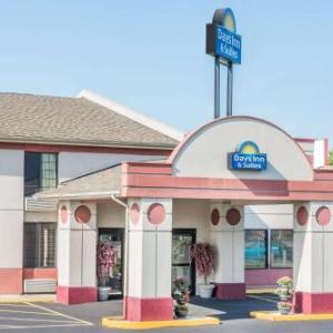 Days Inn & Suites by Wyndham Youngstown / Girard Ohio