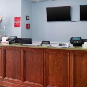 Econo Lodge Inn & Suites Sandusky South