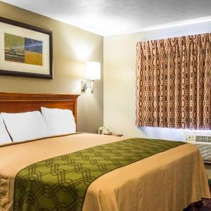 Highlander Inn Cleveland Beachwood Near I-480