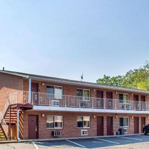 Econo Lodge Drums