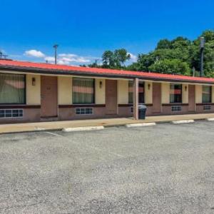 Hotels near UPMC Lemieux Sports Complex - Econo Lodge Pittsburgh I-79
