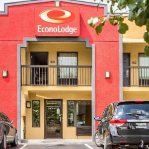 Econo Lodge North