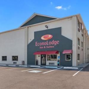 Econo Lodge Inn & Suites I-64 & Us 13