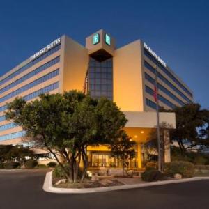 Thirsty Horse Saloon San Antonio Hotels - Embassy Suites By Hilton Hotel San Antonio-International Airport