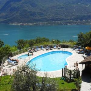 Two-Bedroom Apartment in Tremosine I