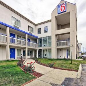 Motel 6-Columbus OH - West