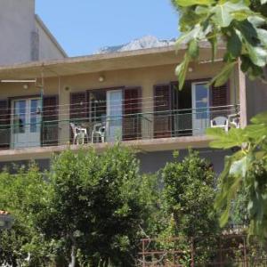 Apartments by the sea Makarska - 6717