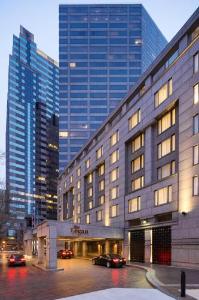 The Logan Philadelphia, Curio Collection by Hilton, Philadelphia