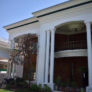 Coral Lodges