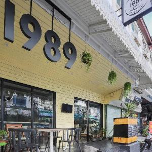 1989 Hostel & Cafe