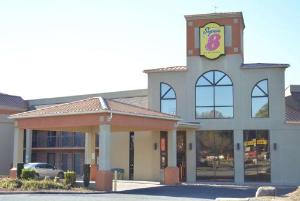 Super 8 by Wyndham Huntersville/Charlotte Area, Huntersville