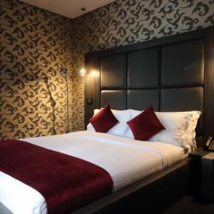 Off The Cuff London Hotels - The Bryson Hotel