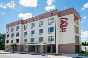 Red Roof Inn & Suites Fayetteville-Fort Bragg, Fayetteville
