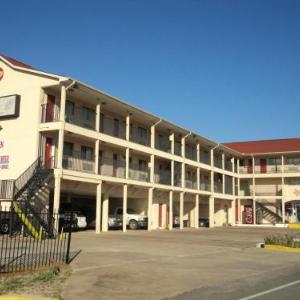 Corsicana High School Hotels - Texas Inn Waxahachie