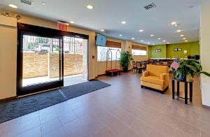 Hillside Hotel, Queens