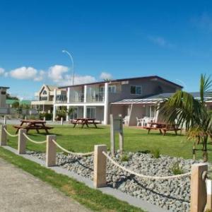 Baileys At The Beach Motel