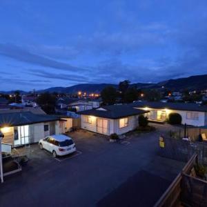 Neudorf Vineyards Hotels - Richmond Motel and Holiday Park