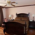 Hotels near Glendale Civic Center - GasLight Inn
