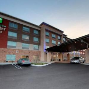 Holiday Inn Express & Suites DETROIT NORTHWEST - LIVONIA