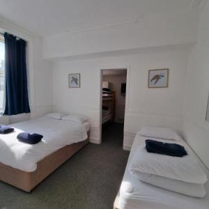 Hotels near Madding Crowd Bournemouth - The Lodge