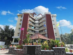 Vaccinated Staff- OYO 10719 Mermaid Hotel, Cochin