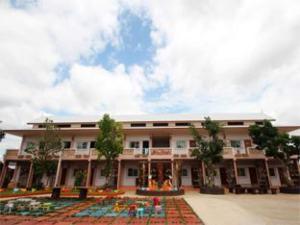 Montharntham Resort Ruknailuang, Phayao