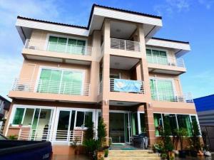 Laksasuk House, Tak