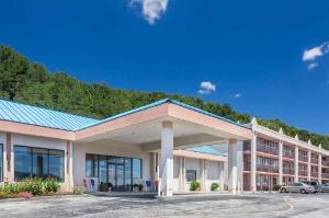 Howard Johnson by Wyndham Salem Hotel & Conference Center, Salem