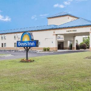 Days Inn by Wyndham Selma