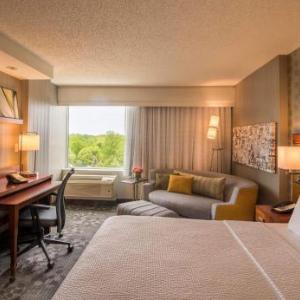 Courtyard by Marriott Bethesda Chevy Chase