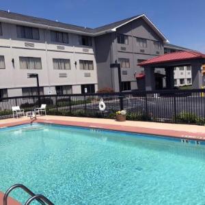 Hotels near Fred Selfe Stadium - Country Inn & Suites by Radisson Abingdon VA